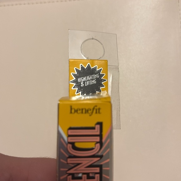 Benefit Almond Cream and Honey Glow Brow Pencil - Picture 5 of 6